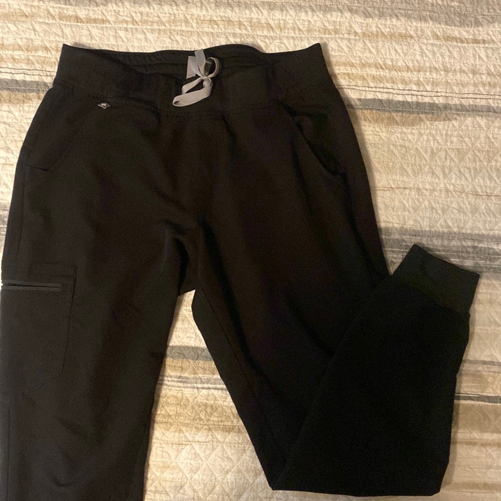 FIGS Jogger Scrub Pants